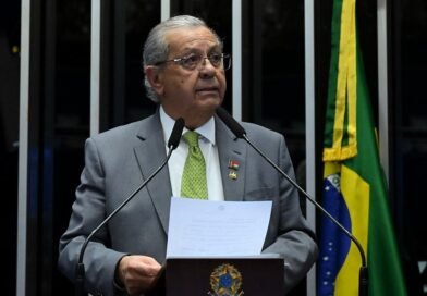 Jayme Campos defende diplomacia e ‘coalizão’ internacional contra o ‘tarifaço’ Senador mato-grossense repudia tarifa de 50% imposta pelo Governo americano e alerta para impacto devastador na economia