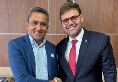 Prefeito Paulistinha busca apoio para Regularização Fundiária e Solução e Embargos