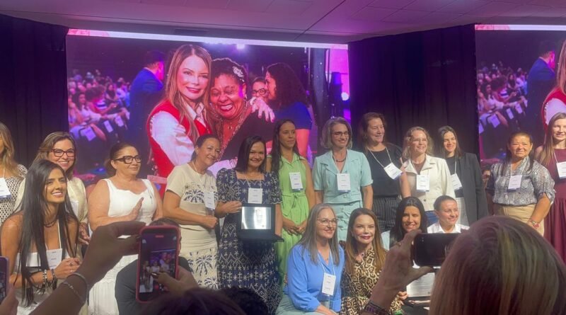 Representantes Municipais Participam de Encontro Estadual de Fortalecimento da Assistência Social