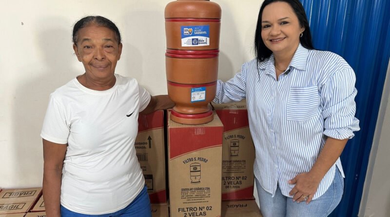 Secretaria de assistência social de Peixoto MT faz entrega de filtros do Programa Ser Família do Governo do Estado