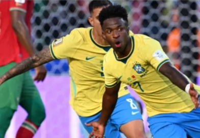 Brasil leva sufoco e sai atrás, mas busca empate contra Marrocos com golaço do Vini