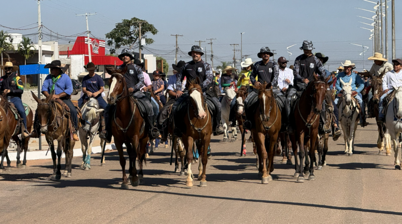1ª Cavalgada da ExpoMatupá entra para a história com grande participação popular