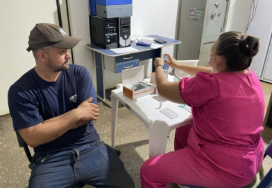 Secretaria de Saúde leva prevenção às hepatites virais para empresas de Matupá