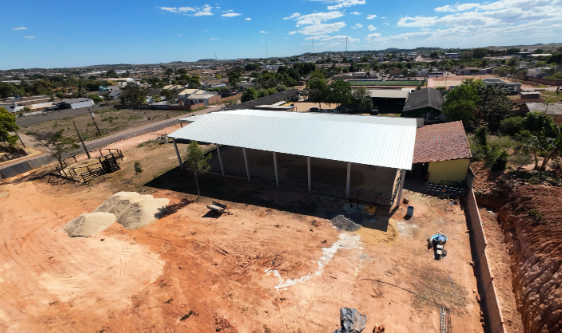 Cobertura do picadeiro de eco terapia da APAE entra na fase final e será inaugurada em breve
