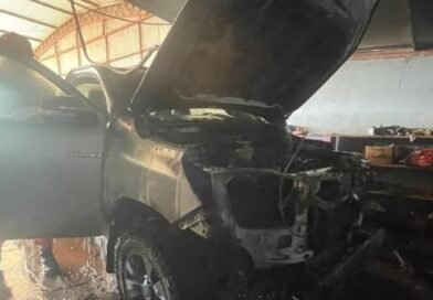 Incêndio em caminhonete mobiliza Bombeiros em oficina em Matupá
