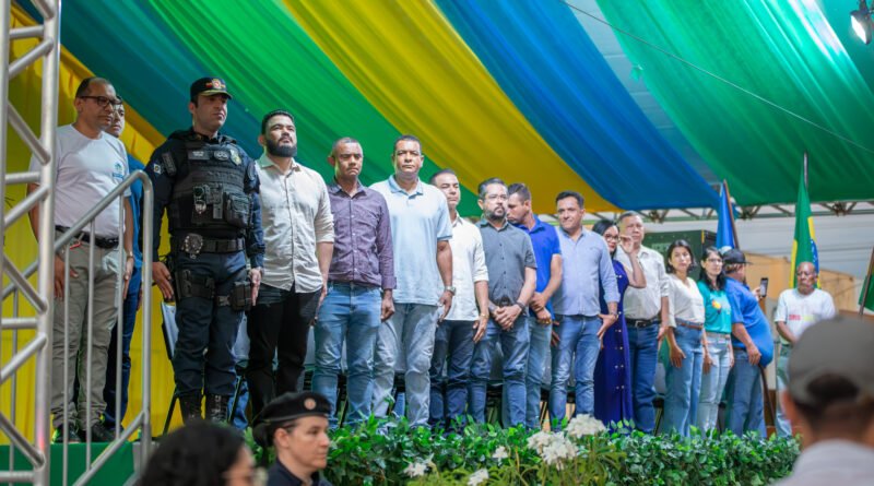 O desfile Cívico em Peixoto de Azevedo foi o maior sucesso na região Norte do Estado.