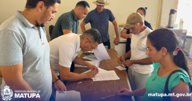 Prefeitura de Matupá realiza entrega de títulos definitivos pelo Programa Documento na Mão