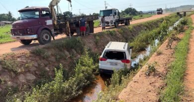 MAIS UM VEÍCULO CAI NO CÓRREGO DAS LAVADEIRAS, EM PEIXOTO DE AZEVEDO